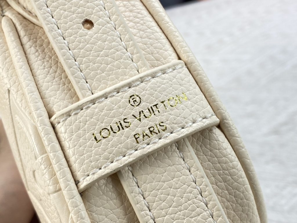 Louis Vuitton Mini Moon White 20Cm M82519 - Image 8