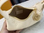 Louis Vuitton Mini Moon White 20Cm M82519 - Image 11