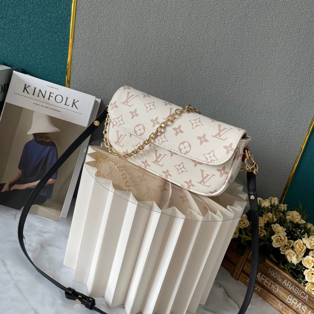 Louis Vuitton Wallet On Chain Ivy Monogram Canvas Dune 23Cm M83091 - Image 9