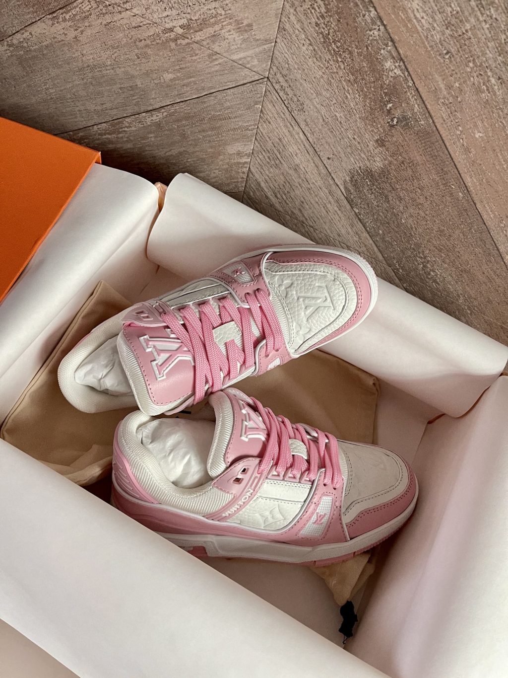 Louis Vuitton Lv Trainer Sneaker Pink Rose 1Aboek - Image 5