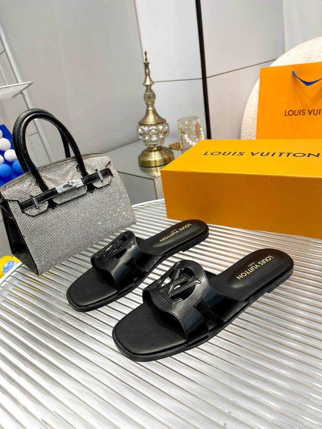 Louis Vuitton Lv Isola Flat Mule Black 1Abp0E - Image 7