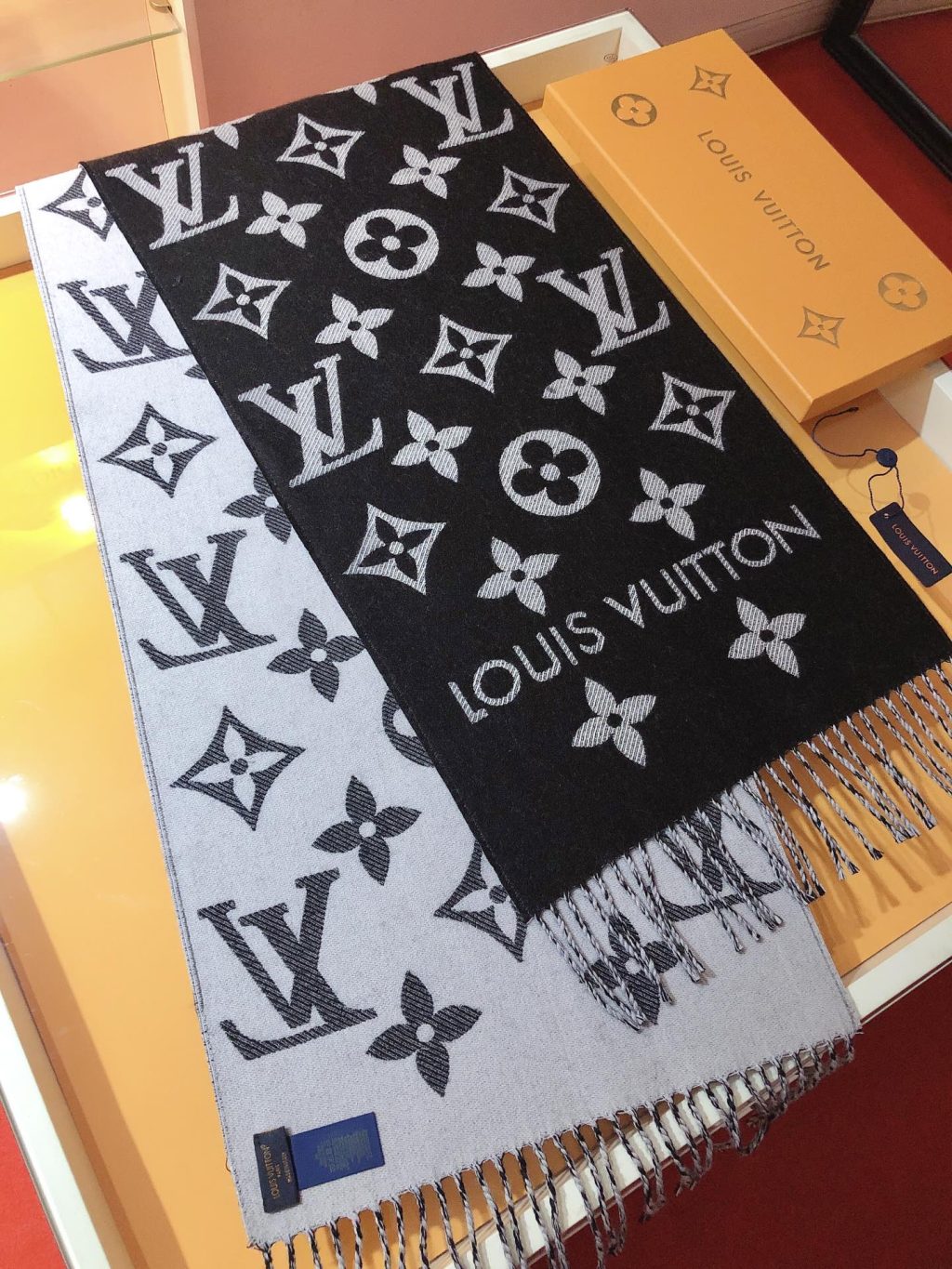 Louis Vuitton Lv Monogram Essential Scarf Encre Black M77853 - Image 4