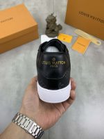 Louis Vuitton Sneaker Monogram Pattern In Black - Image 9