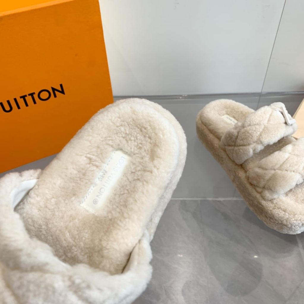 Louis Vuitton Lv Sunset Platform Comfort Mule Shearling Natural 1Actvf - Image 4