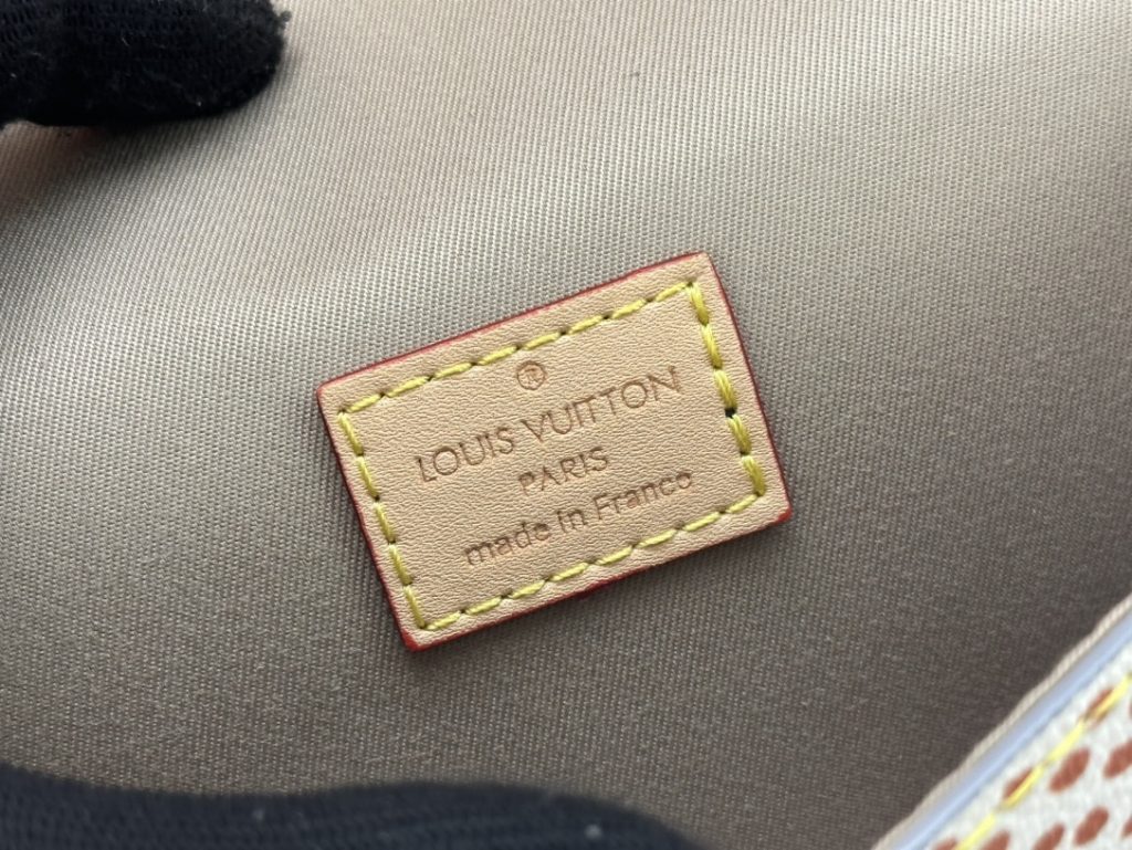 Louis Vuitton Steamer Wearable Wallet White 18Cm N40674 - Image 11