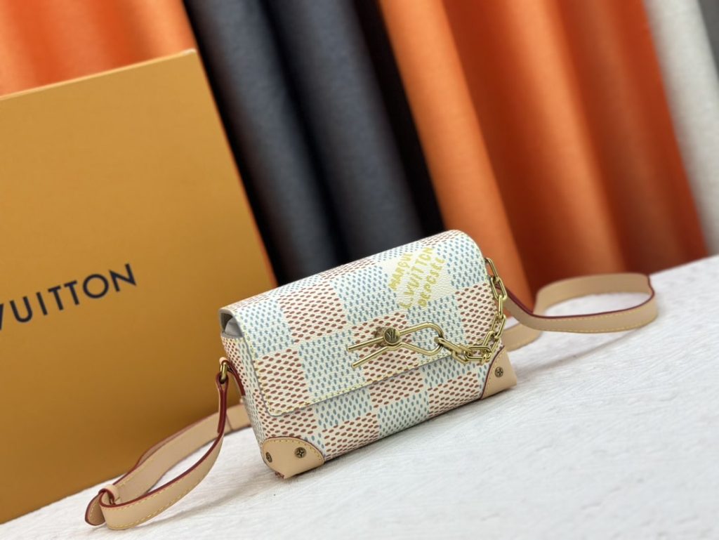 Louis Vuitton Steamer Wearable Wallet White 18Cm N40674 - Image 4