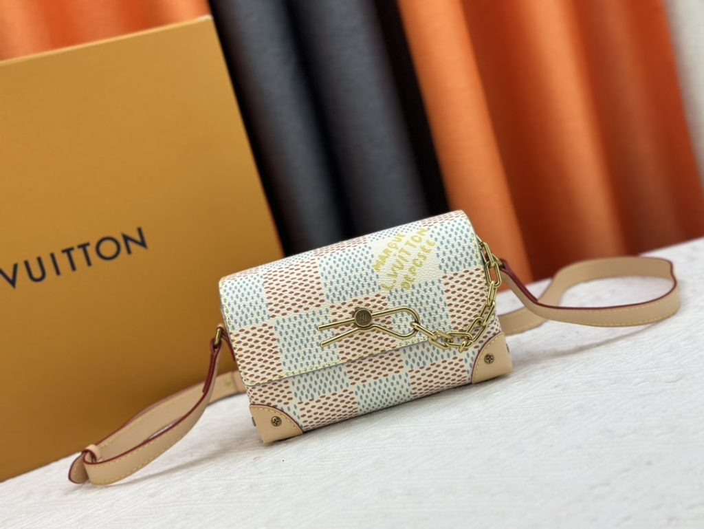 Louis Vuitton Steamer Wearable Wallet White 18Cm N40674 - Image 3