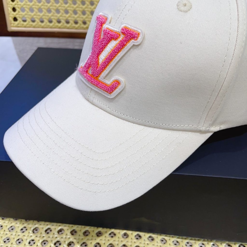 Louis Vuitton Lv Signature Baseball Cap Beige M7289l - Image 5