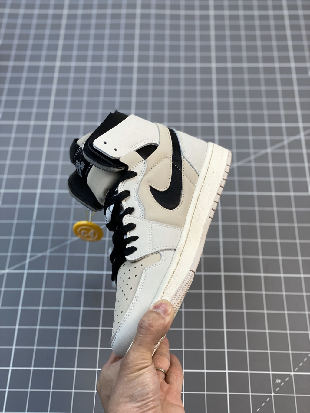 Air Jordan 1  Zoom Air CMFT  Summit White - Image 2