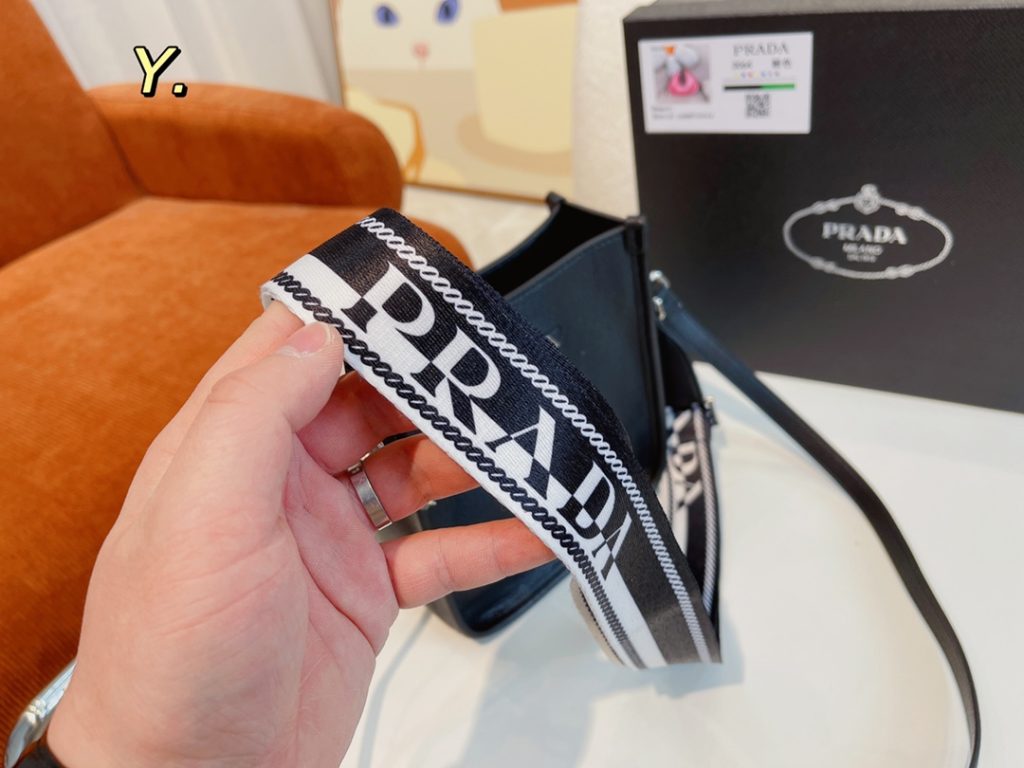 Prada Leather Mini Shoulder Bag Black 20Cm 1Bh191 2Dkv F0002 V 3Oo - Image 5