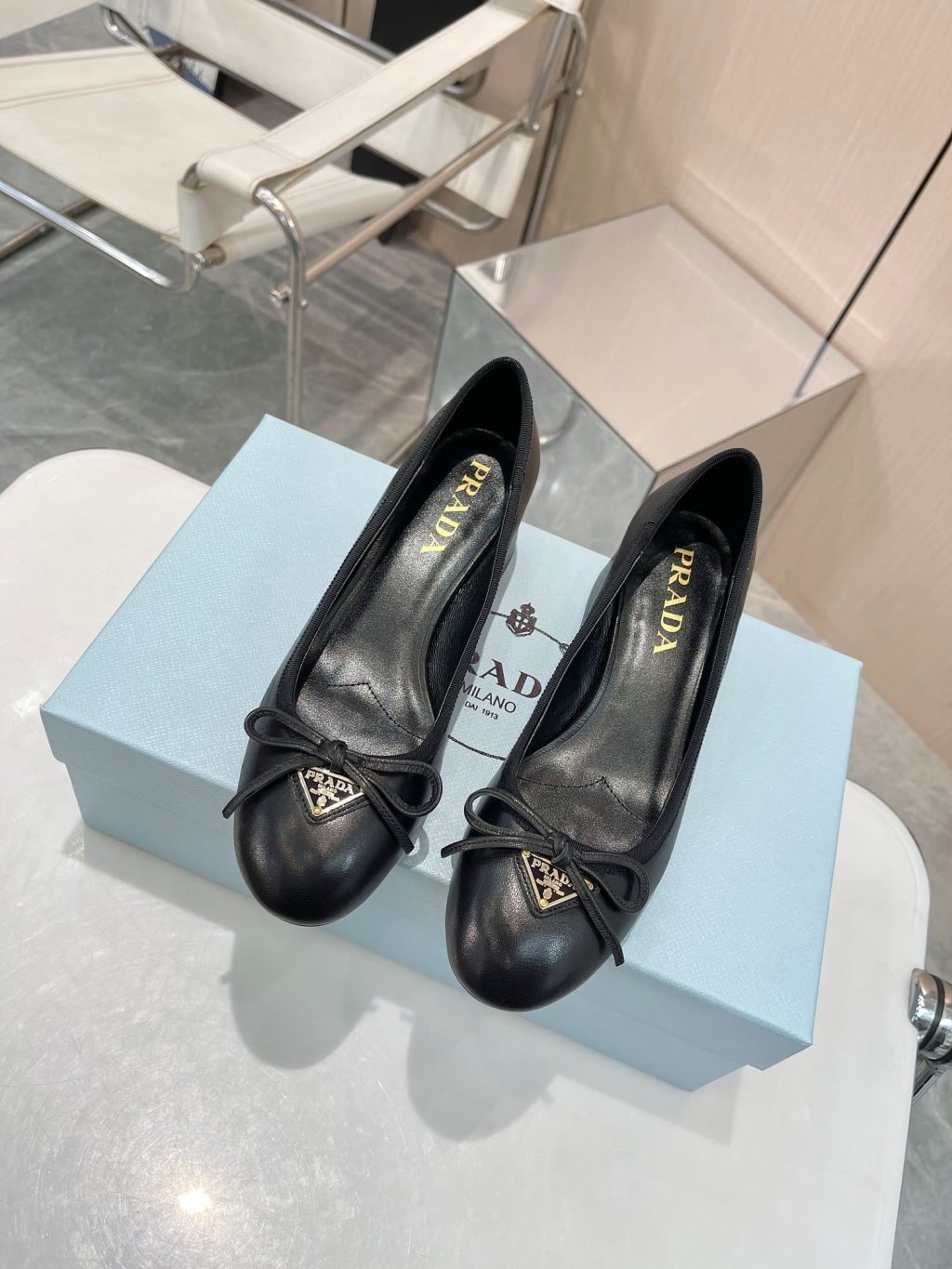 Prada Triangle Logo Bow Pump In Black - Image 6