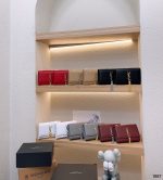 Saint Laurent Kate Monogram Shoulder Bag Crocodile Gray 20Cm - Image 3