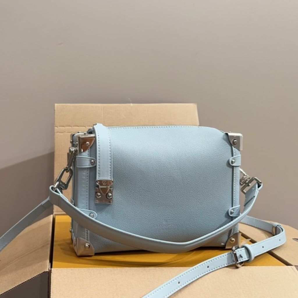 Louis Vuitton Side Trunk MM Grained Calf Leather Bleu Olympe 23Cm M25067 - Image 3