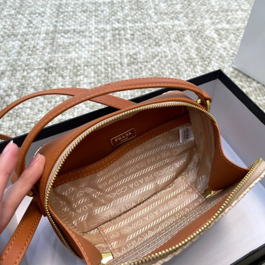 Prada Crochet And Leathe Pouch Bag Natural 18Cm 1Nr025 2Cyc F0018 - Image 4