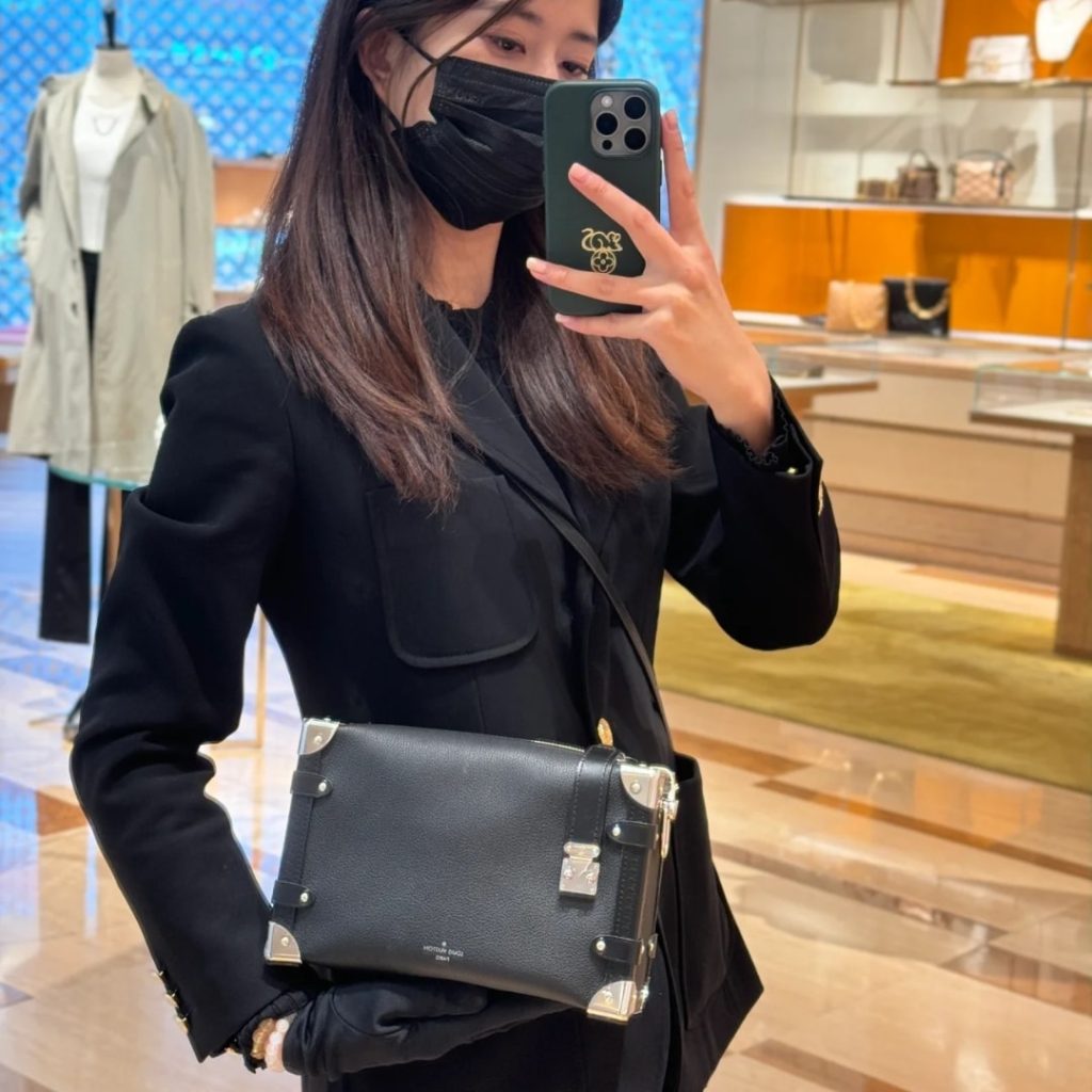 Louis Vuitton Side Trunk MM Grained Calf Leather Black 23Cm M25160 - Image 4