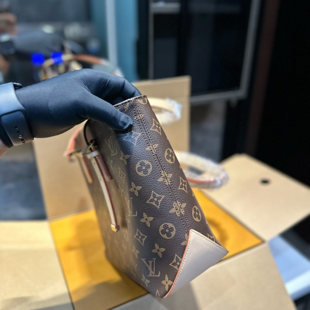 Louis Vuitton Piano Bag Monogram Canvas Brown 33Cm M12095 - Image 6