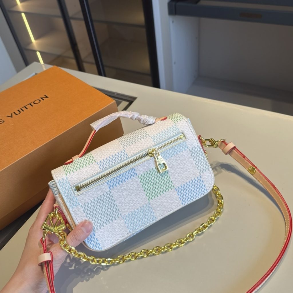 Louis Vuitton Pochette Métis East West Damier Canvas Light Blue 21cm - Image 5