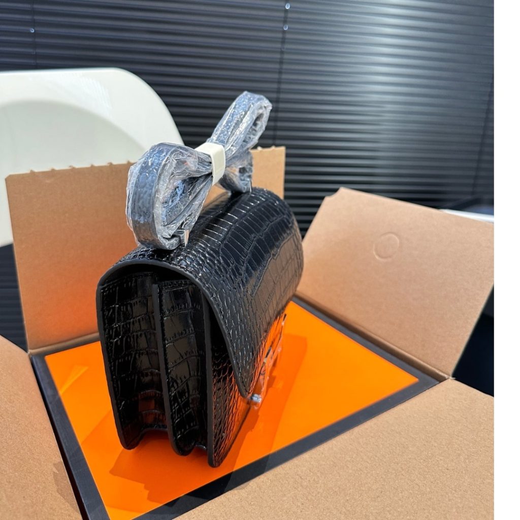 Hermès Mini Constance 19 Shiny Alligator Palladium Hardware Black 19Cm - Image 7