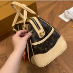 Louis Vuitton Berkeley Monogram Canvas Brown 32Cm M50208 - Image 7