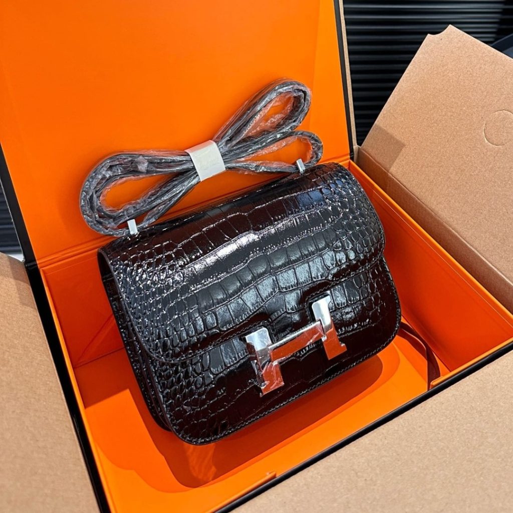Hermès Mini Constance 19 Shiny Alligator Palladium Hardware Black 19Cm - Image 9