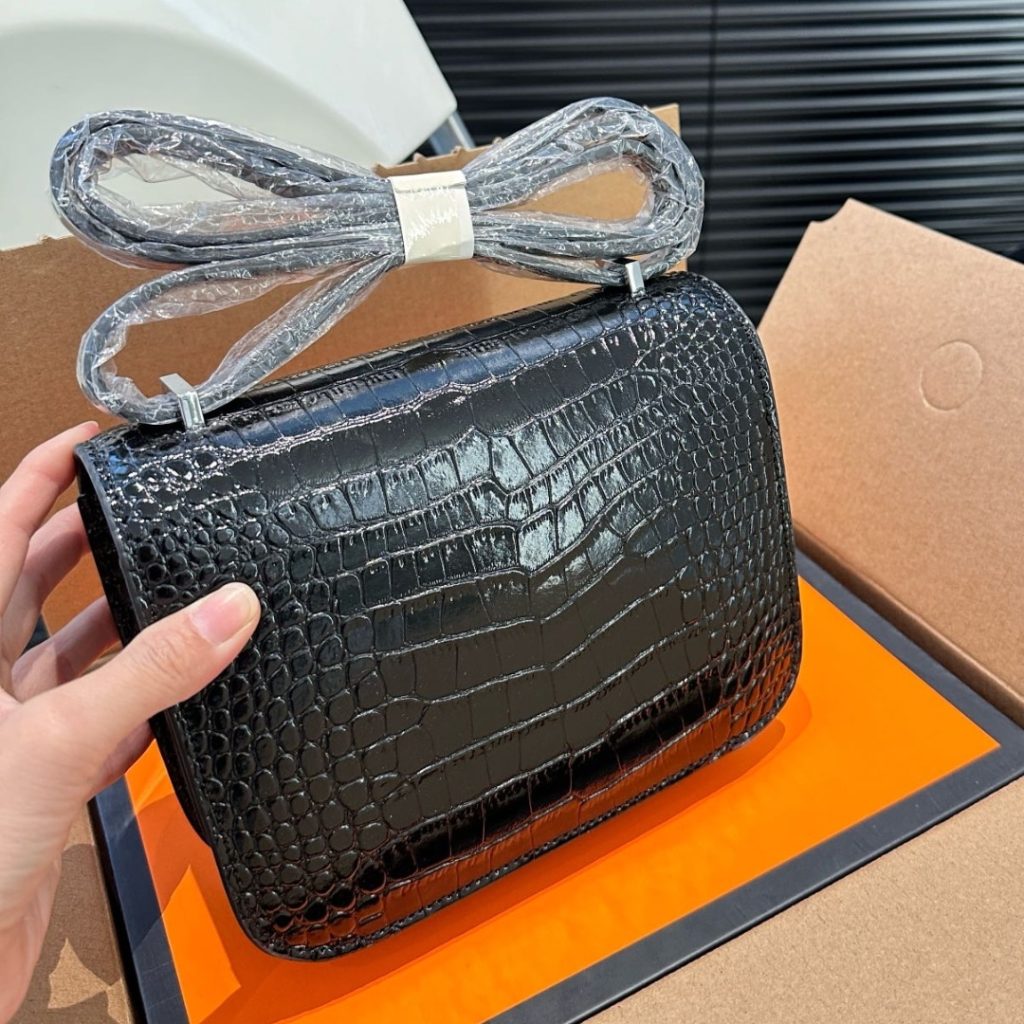 Hermès Mini Constance 19 Shiny Alligator Palladium Hardware Black 19Cm - Image 10