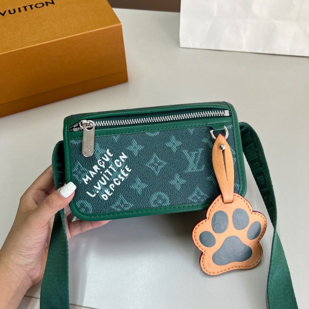 Louis Vuitton Bosphore Wearable Wallet Green 18cm M12637 - Image 3