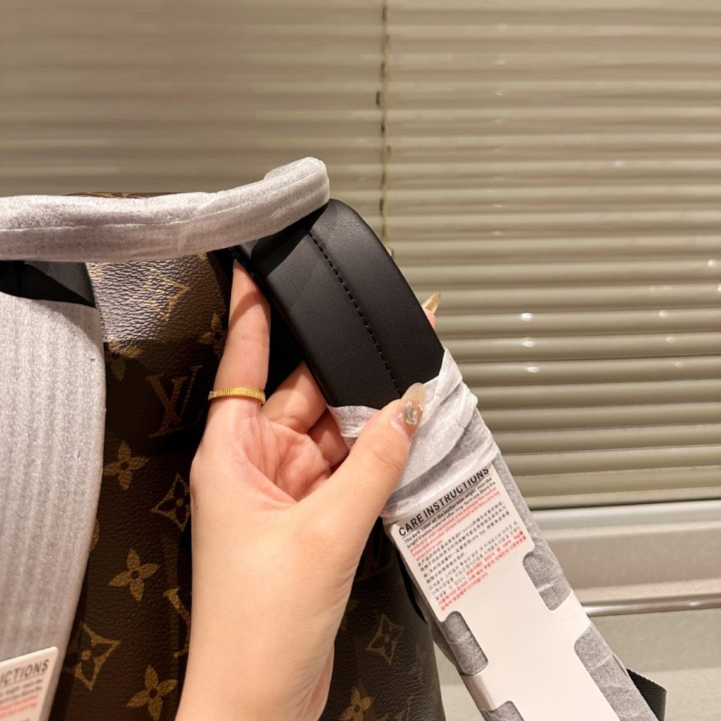 Louis Vuitton Discovery PM Backpack Macassar Monogram Brown 40cm M46684 - Image 6