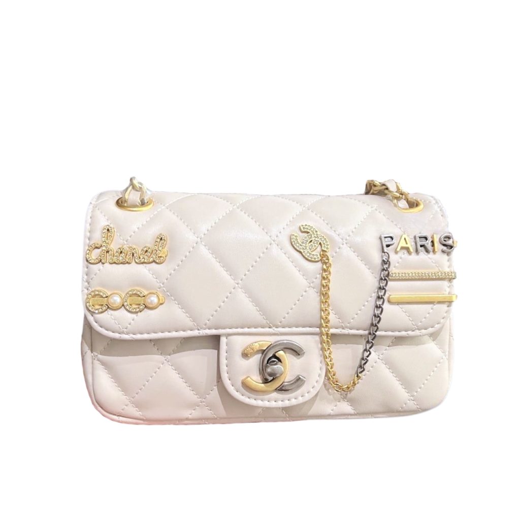 Chanel 22C Quilted Lucky Charm White 20Cm - Image 2