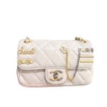 Chanel 22C Quilted Lucky Charm White 20Cm