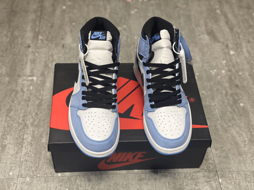 Air Jordan 1 Retro High OG University Blue - Image 3