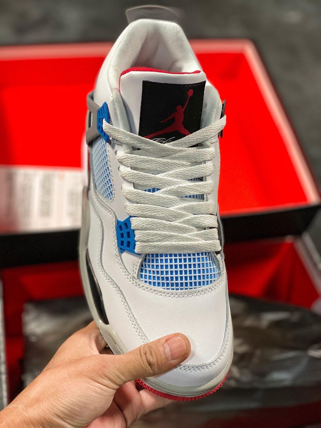 Air Jordan 4 - Image 3