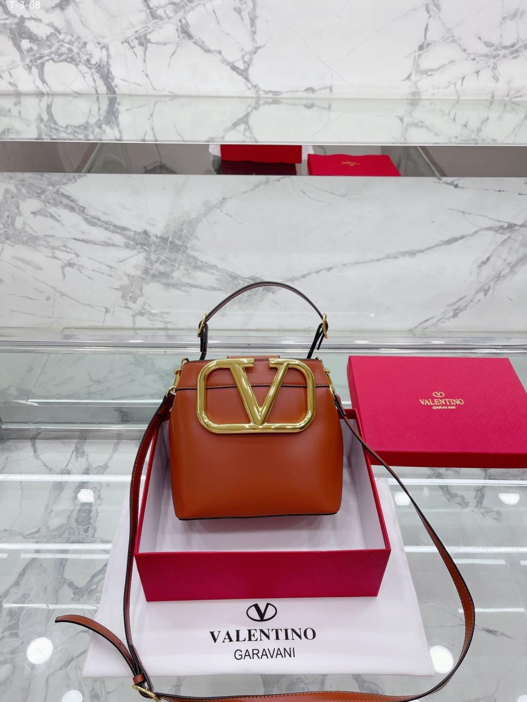 Valentino Garavani Supervee Leather Bucket Bag Brown 20Cm - Image 3