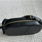 Valentino Vlogo Walk Leather Crossbody Bag Black 25Cm - Image 5