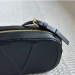 Valentino Vlogo Walk Leather Crossbody Bag Black 25Cm - Image 6