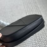 Valentino Vlogo Walk Leather Crossbody Bag Black 25Cm - Image 7