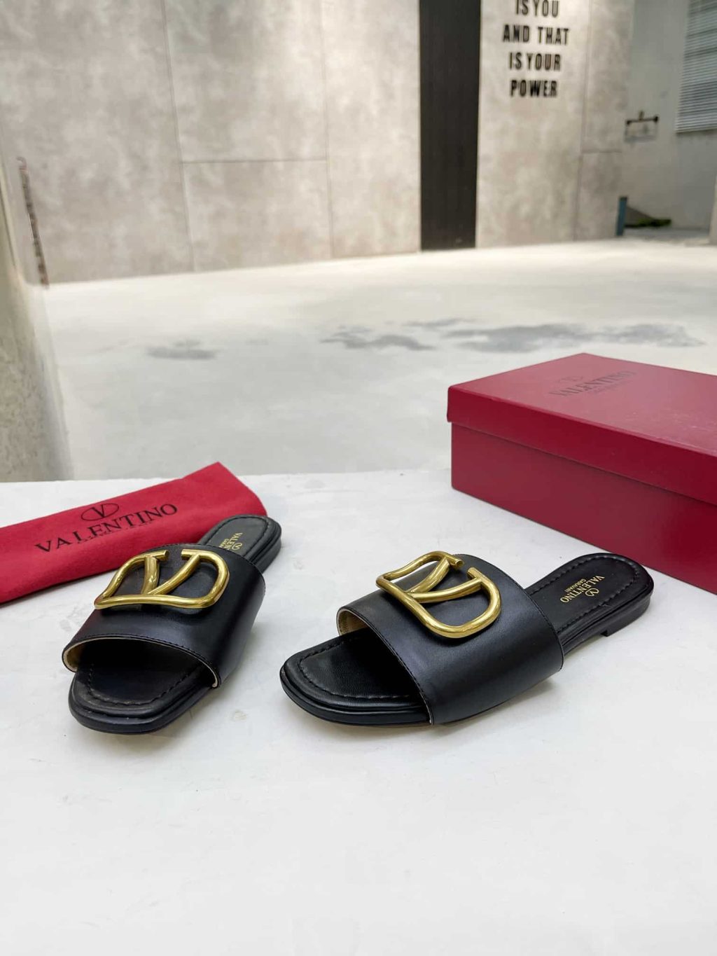 Valentino Garavani Vlogo Signature Slide Sandal Black - Image 5