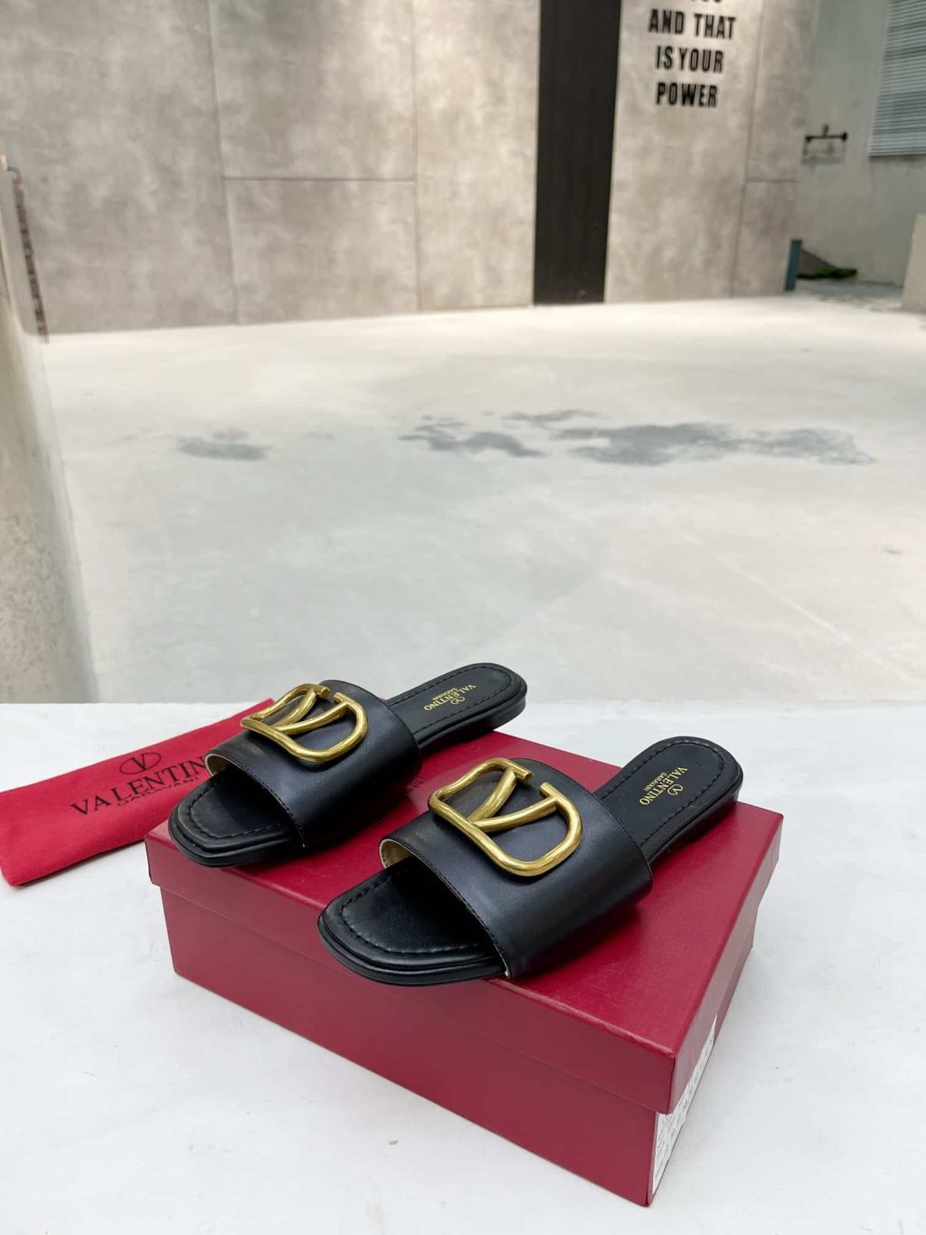 Valentino Garavani Vlogo Signature Slide Sandal Black - Image 8