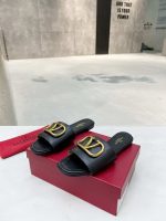 Valentino Garavani Vlogo Signature Slide Sandal Black - Image 8