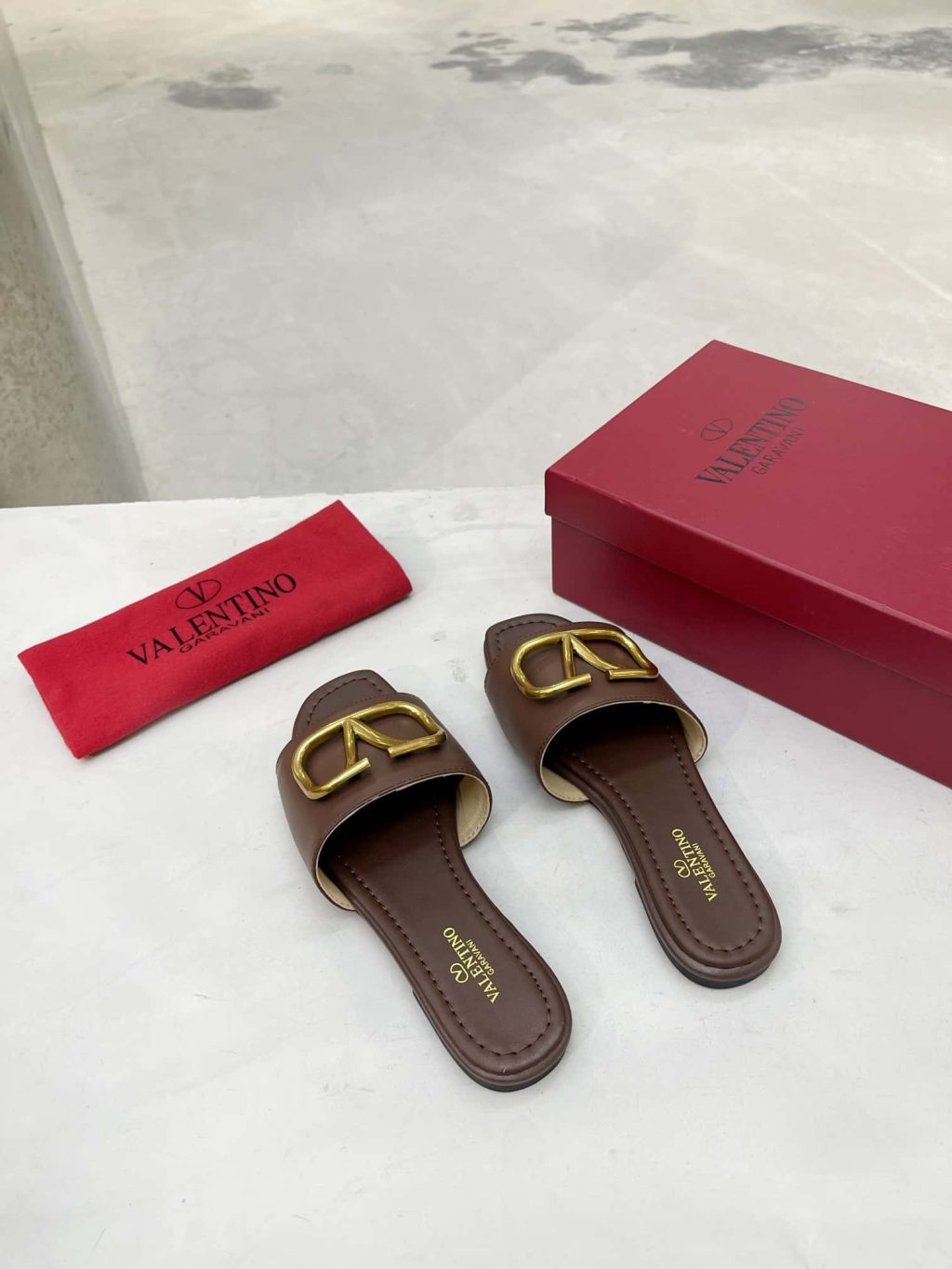 Valentino Garavani Vlogo Signature Slide Sandal Brown - Image 9