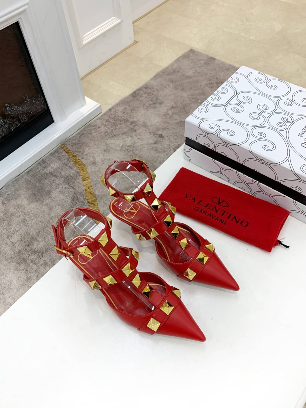 Valentino Garavani Roman Stud Kitten Heel Pumps Red - Image 3