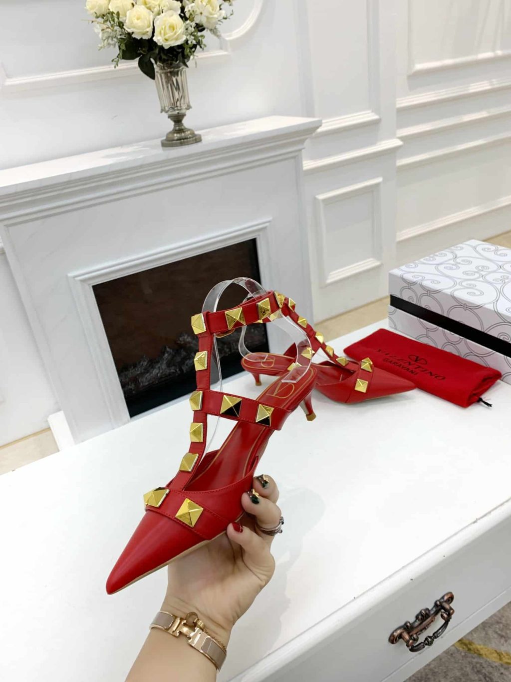 Valentino Garavani Roman Stud Kitten Heel Pumps Red - Image 7