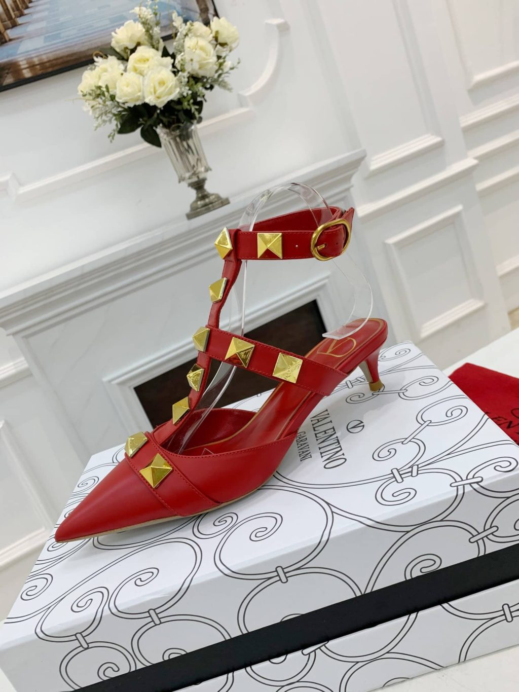 Valentino Garavani Roman Stud Kitten Heel Pumps Red - Image 9