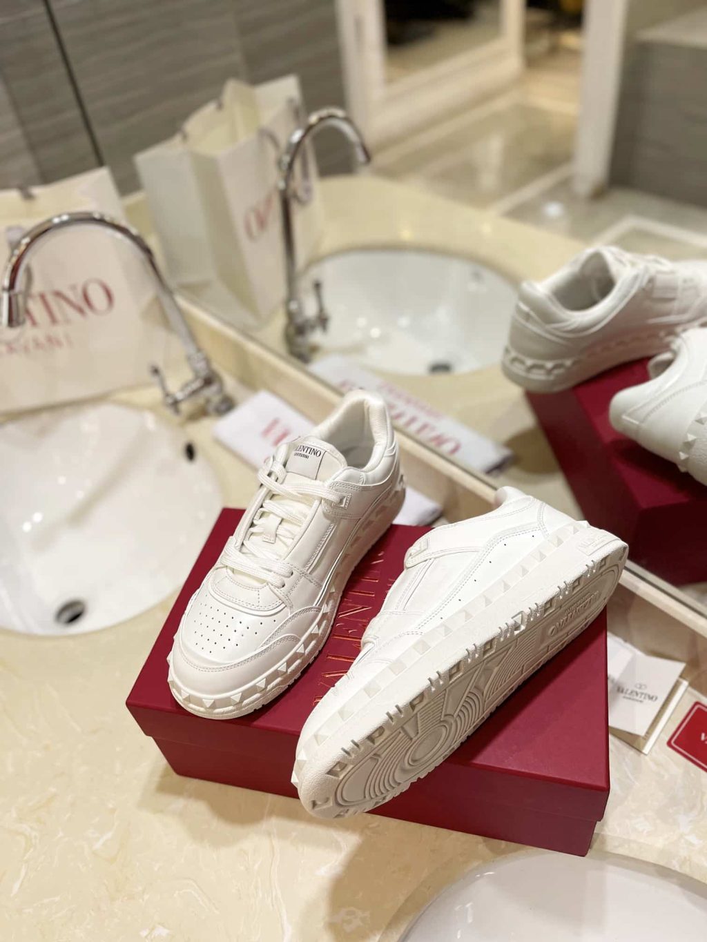 Valentino Garavani Freedots Low Top Sneaker In Leather White 4Y2S0H43Rdg 0Bo - Image 7