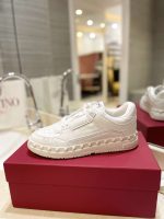 Valentino Garavani Freedots Low Top Sneaker In Leather White 4Y2S0H43Rdg 0Bo - Image 8