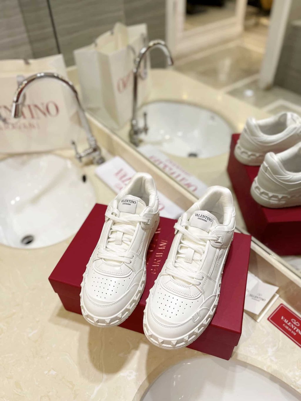 Valentino Garavani Freedots Low Top Sneaker In Leather White 4Y2S0H43Rdg 0Bo - Image 9