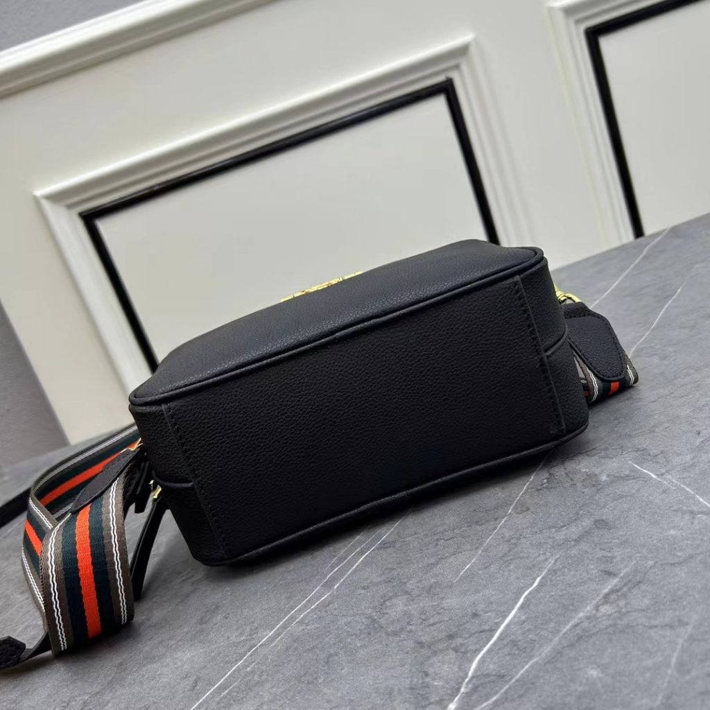 Prada Camera Shoulder Bag 23Cm - Image 8