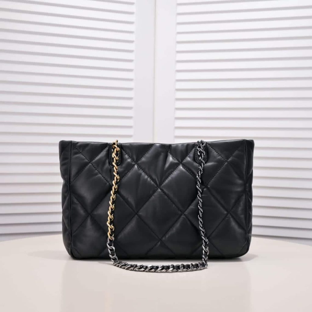 Chanel Quilted 19 East West Shopping Bag Black 35Cm - Image 4
