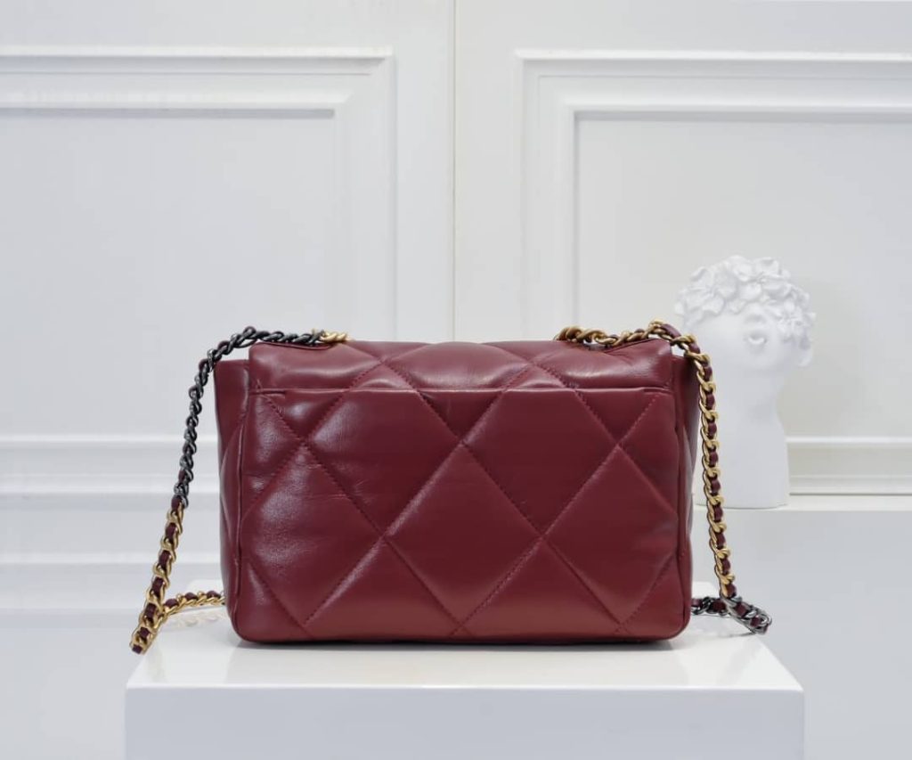Chanel 19 Flap Bag Shiny Crumpled Leather Burgundy 22Cm - Image 4