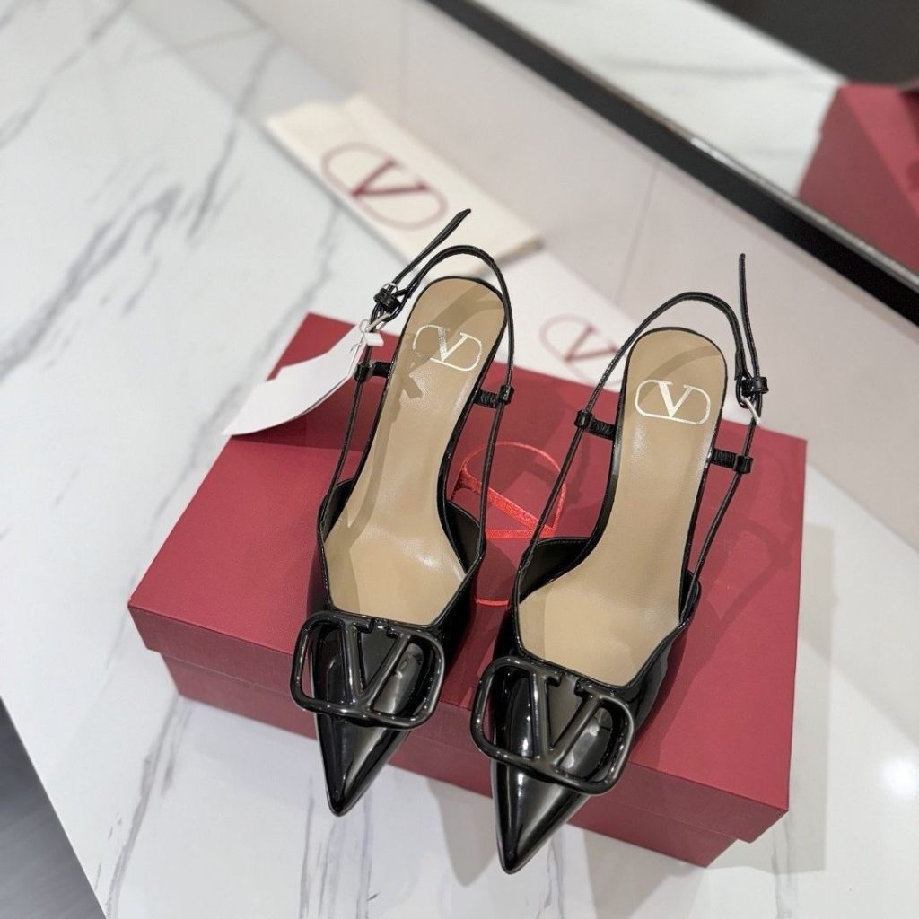 Valentino Garavani Vlogo Signature Patent Leather Slingback Pump Black 4W2S0R01Tmk 0No - Image 4