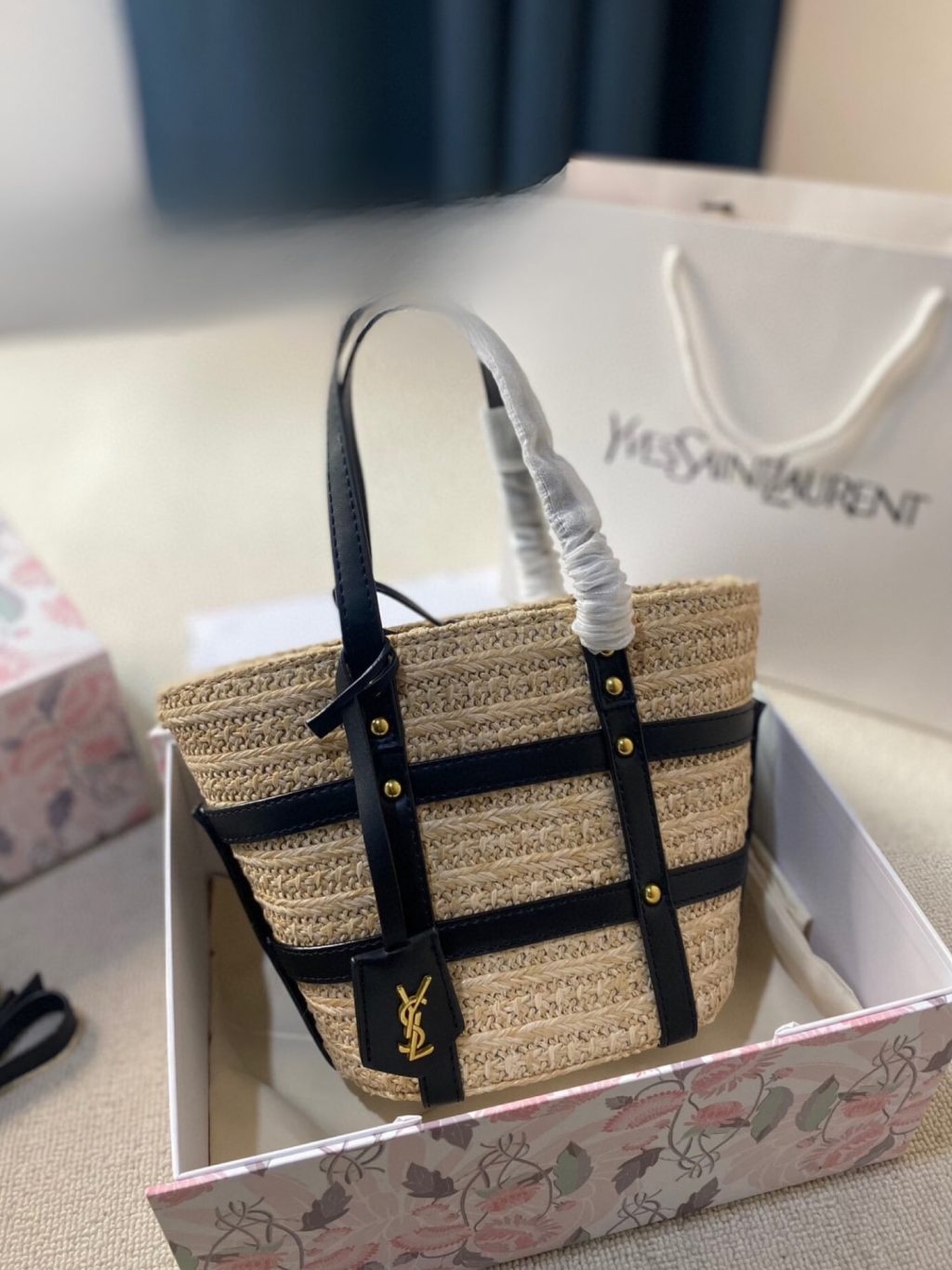 Saint Laurent Medium Panier Harness Raffia Tote Beige 17Cm - Image 4